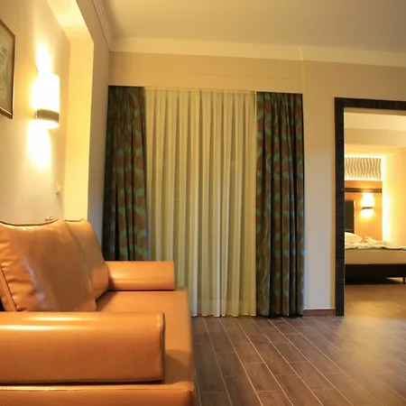 Club Alpina Resort 3*